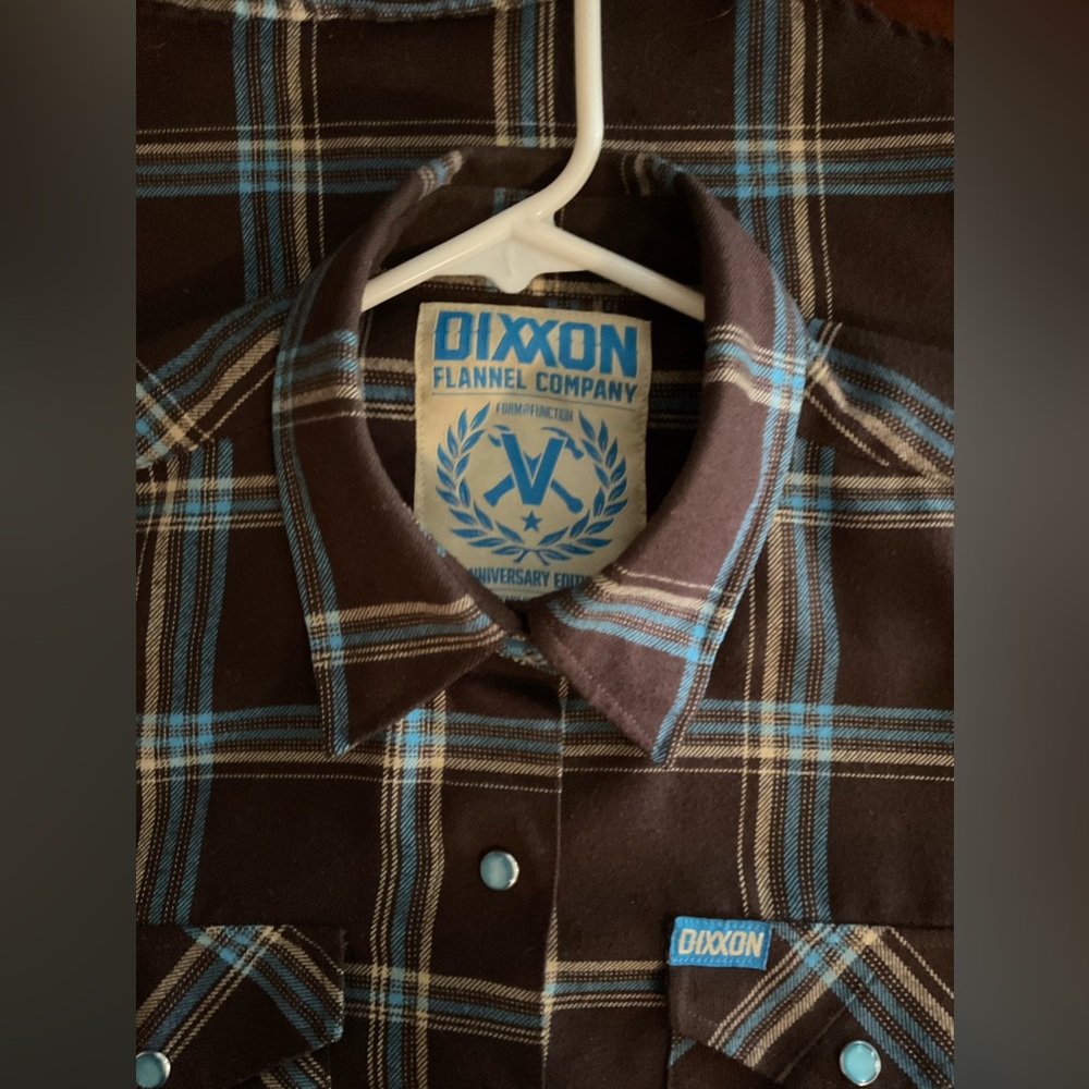 ◦	Dixxon Flannel Women’s S
	◦	Used in excellent condition
	◦	Fits true to size